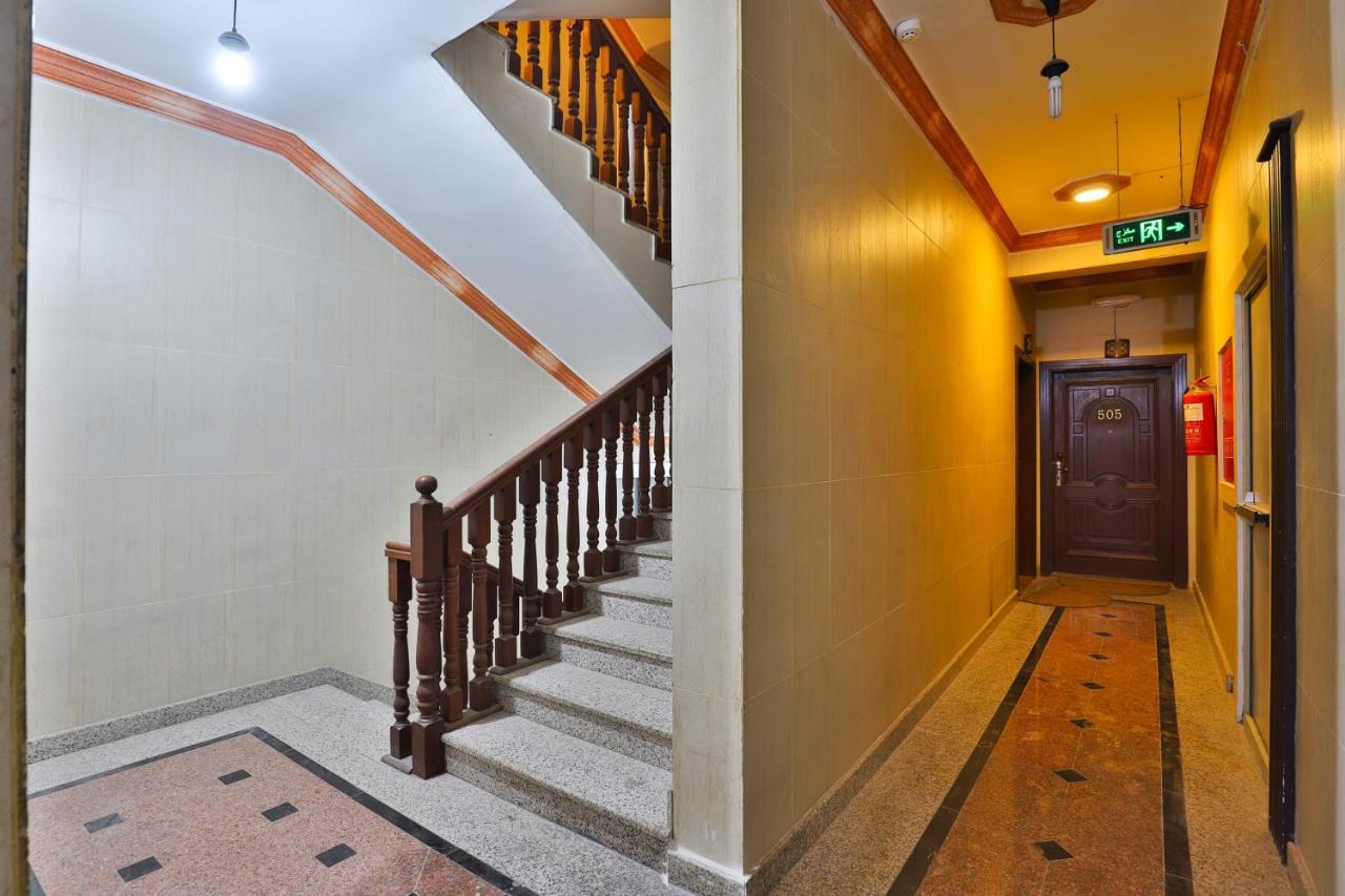 Oyo 277 Al Tamayoz Al Raqi Furnished Units 3 Jidda Exteriör bild